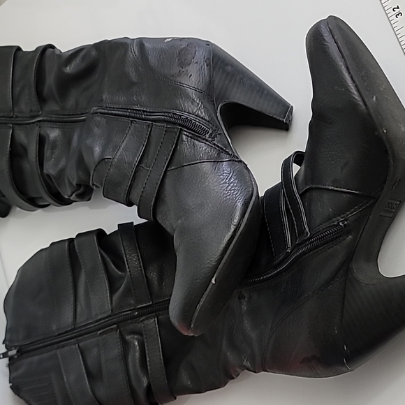 Dolce by Mojomoxy Black Boots - Size 9 - Picture 6 of 7